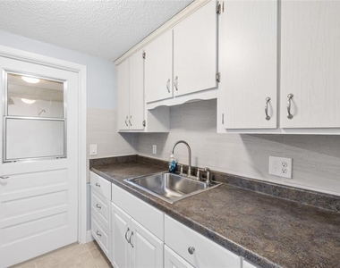 4948 Getner Street - Photo Thumbnail 10