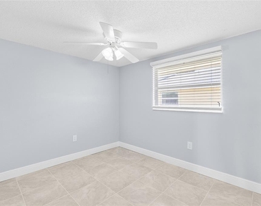 4948 Getner Street - Photo Thumbnail 12