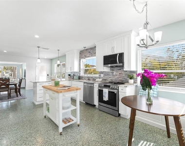 108 11th Avenue - Photo Thumbnail 10
