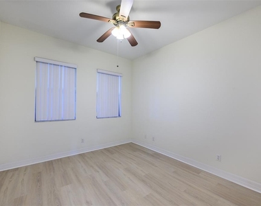 1340 Rock Dove Court - Photo Thumbnail 12