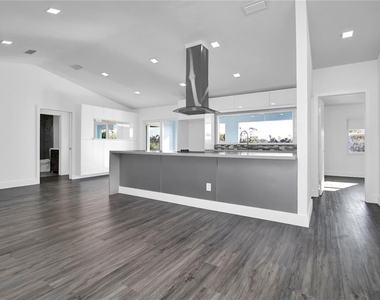 3004 Banyan Way - Photo Thumbnail 21