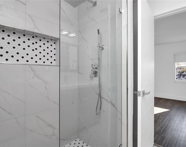 3004 Banyan Way - Photo Thumbnail 17