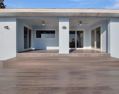 3004 Banyan Way - Photo Thumbnail 6