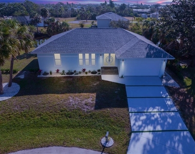 3004 Banyan Way - Photo Thumbnail 4