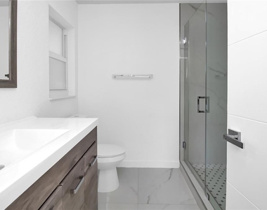 3004 Banyan Way - Photo Thumbnail 13