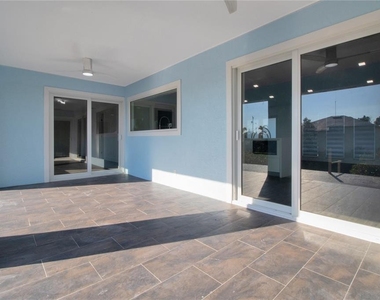 3004 Banyan Way - Photo Thumbnail 5