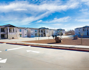 10680 Horn Circle - Photo Thumbnail 1