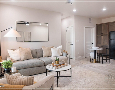 10680 Horn Circle - Photo Thumbnail 4