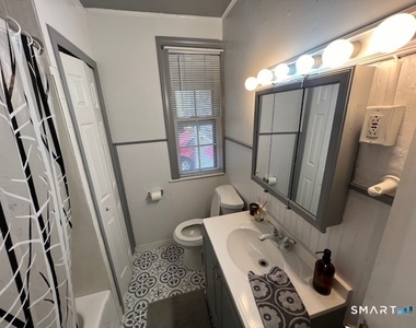 16 Byron Street - Photo Thumbnail 3