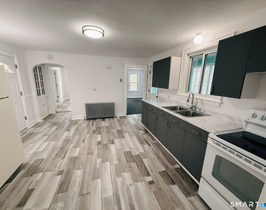 8 Garden Street - Photo Thumbnail 2