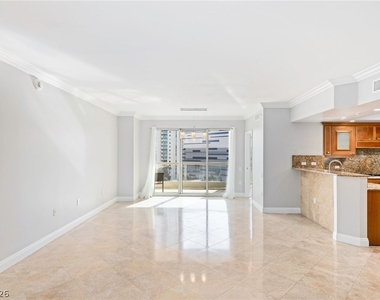 2777 Paradise Road - Photo Thumbnail 4