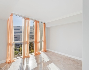 2777 Paradise Road - Photo Thumbnail 17