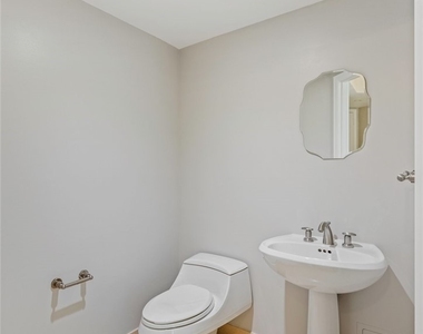 2777 Paradise Road - Photo Thumbnail 16
