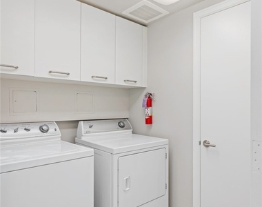 2777 Paradise Road - Photo Thumbnail 13