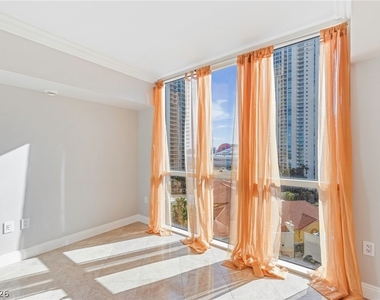 2777 Paradise Road - Photo Thumbnail 23