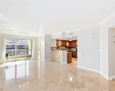2777 Paradise Road - Photo Thumbnail 2