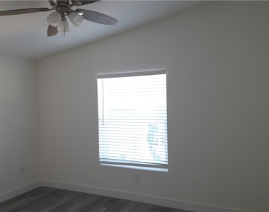 4224 Money Street - Photo Thumbnail 11