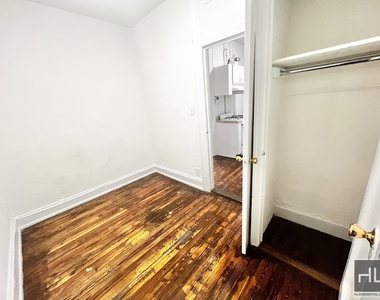 York Avenue - Photo Thumbnail 7