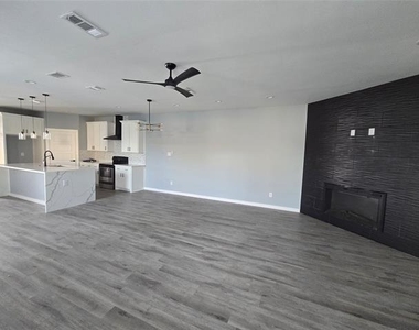 1713 Herald Street - Photo Thumbnail 2