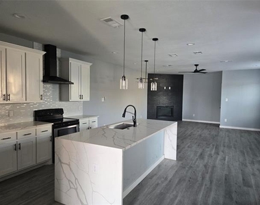1713 Herald Street - Photo Thumbnail 1