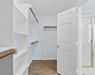 316 Leameadow Drive - Photo Thumbnail 26