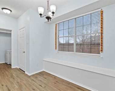 316 Leameadow Drive - Photo Thumbnail 11