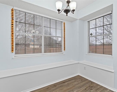 316 Leameadow Drive - Photo Thumbnail 12