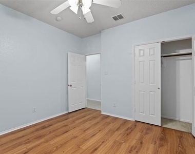 316 Leameadow Drive - Photo Thumbnail 4