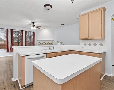 316 Leameadow Drive - Photo Thumbnail 16