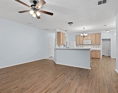 316 Leameadow Drive - Photo Thumbnail 9