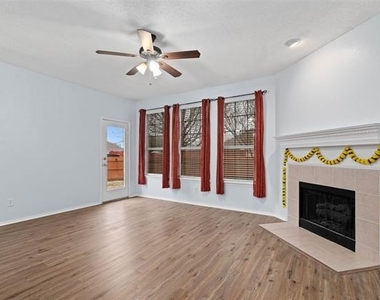 316 Leameadow Drive - Photo Thumbnail 7
