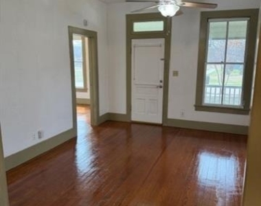 911 17th Street - Photo Thumbnail 10