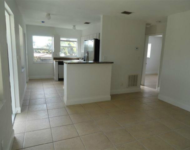 1301 Ne 15th Street - Photo Thumbnail 1