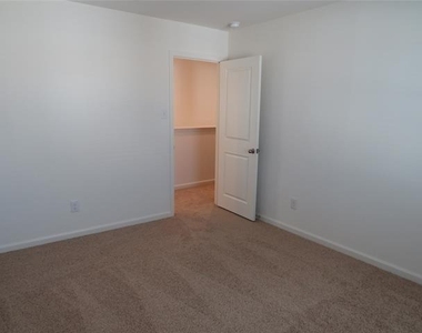 1906 Chapel Hill Road - Photo Thumbnail 15