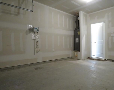 1906 Chapel Hill Road - Photo Thumbnail 35