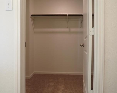 1906 Chapel Hill Road - Photo Thumbnail 25