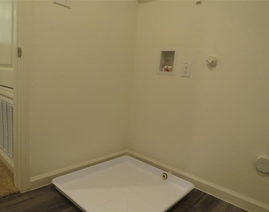 1906 Chapel Hill Road - Photo Thumbnail 11