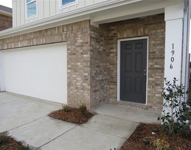 1906 Chapel Hill Road - Photo Thumbnail 4