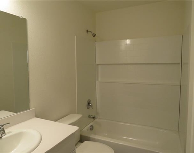 1906 Chapel Hill Road - Photo Thumbnail 14