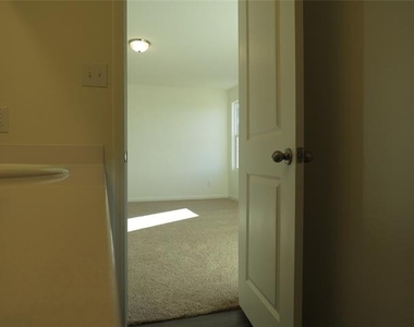 1906 Chapel Hill Road - Photo Thumbnail 26