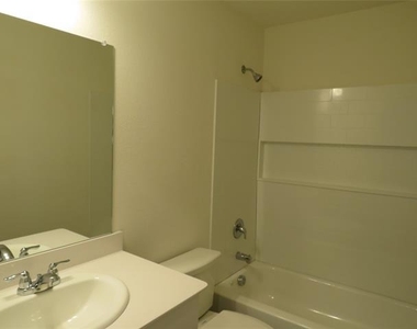 1906 Chapel Hill Road - Photo Thumbnail 13