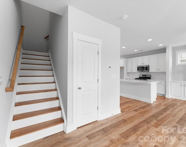 628 Amalfi Drive - Photo Thumbnail 10