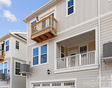 628 Amalfi Drive - Photo Thumbnail 22