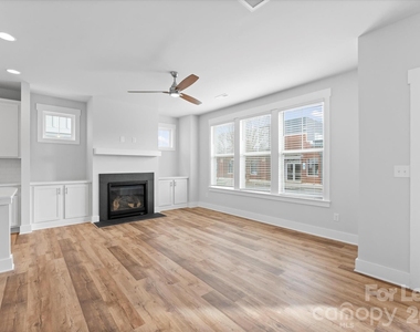 628 Amalfi Drive - Photo Thumbnail 5