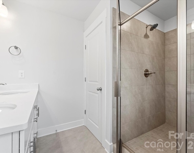 628 Amalfi Drive - Photo Thumbnail 13