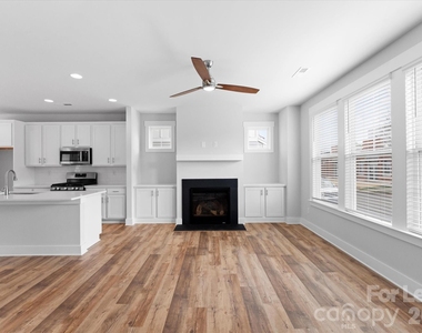 628 Amalfi Drive - Photo Thumbnail 2