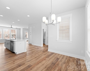 628 Amalfi Drive - Photo Thumbnail 7