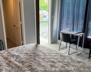 11526 Turn Stone Court - Photo Thumbnail 8