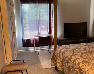 11526 Turn Stone Court - Photo Thumbnail 11