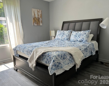 11526 Turn Stone Court - Photo Thumbnail 6